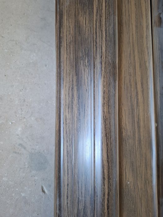 Плинтус в хорошем состоянии