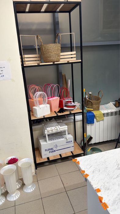 Витриные полки для магазина