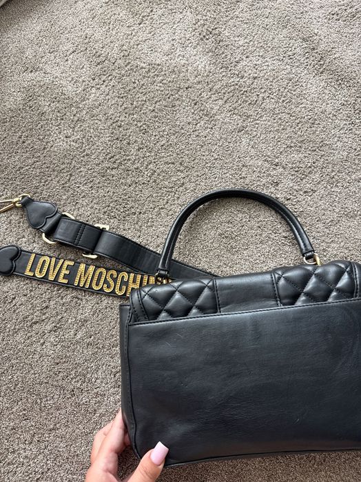 Черна чанта love moschino