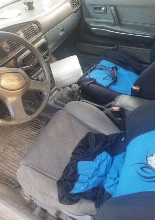 Продам запчасти на Мазда 626