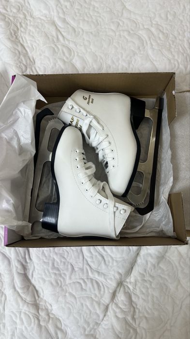 Коньки Граф Монтана