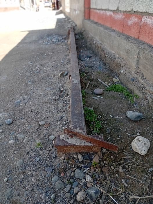 Poyezdi relsi sotiladi narxini kelishamiz