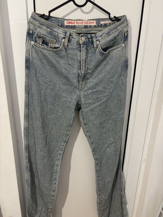 Дънки с камъни       40 размер