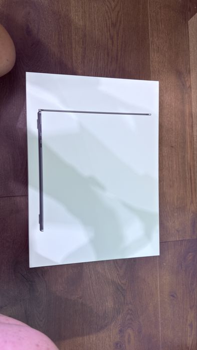 MacBook Air 15 инча с най-новия M4 чип, 16GB RAM и 256GB SSD С гаранция