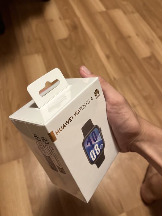 Смарт часовник Huawei watch fit 4, неразопакован