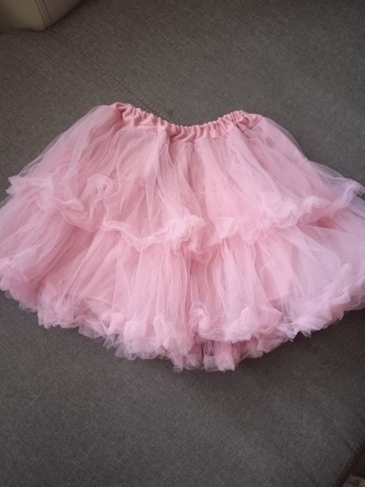 Детски поли ,рокля и жилетка