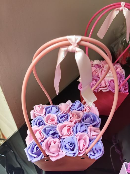 Кошнички и чантички с фоамени рози