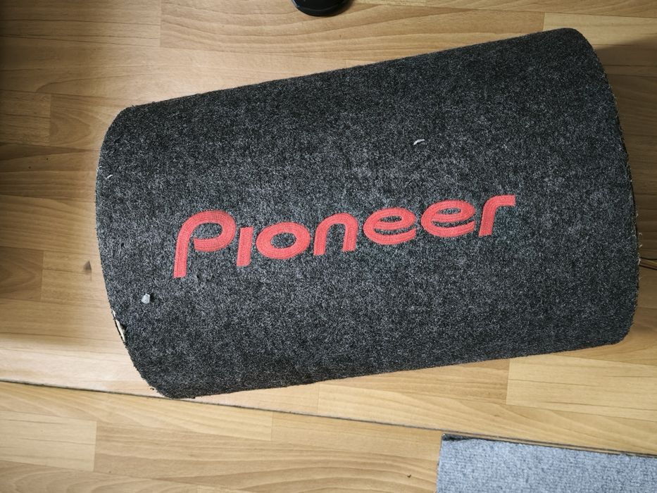 Сабвуфер продам .