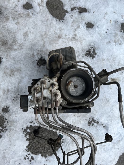 Продам на Ауди 100 2,3 с3 дозатор