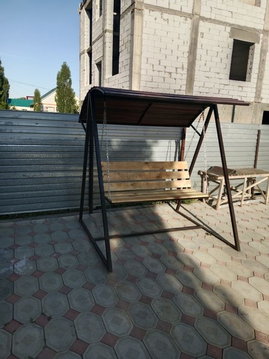 Садовые качели продам