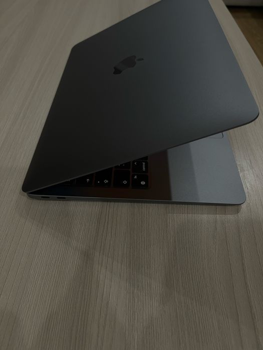 MacBook Air m1 96% AKB