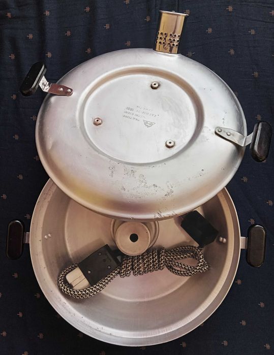 Отлична електрическа тенджера.НОВА.