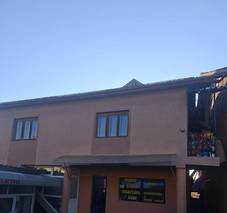 Vand Casa +Spatiu comercial
