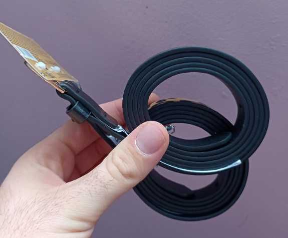 Чисто нови кожени дамски колани