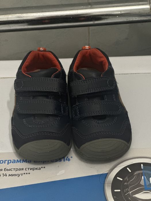 Продам кроссовки Biomecanics