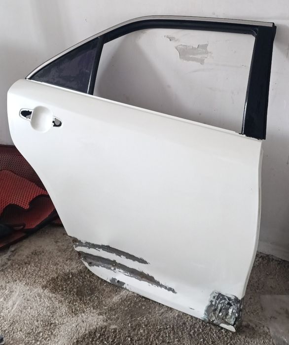 Продам двери правые от камри 50