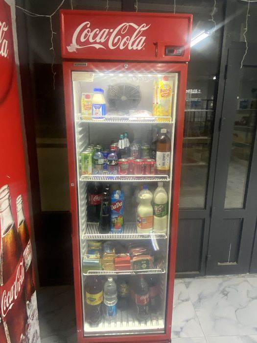 Холодильний продается