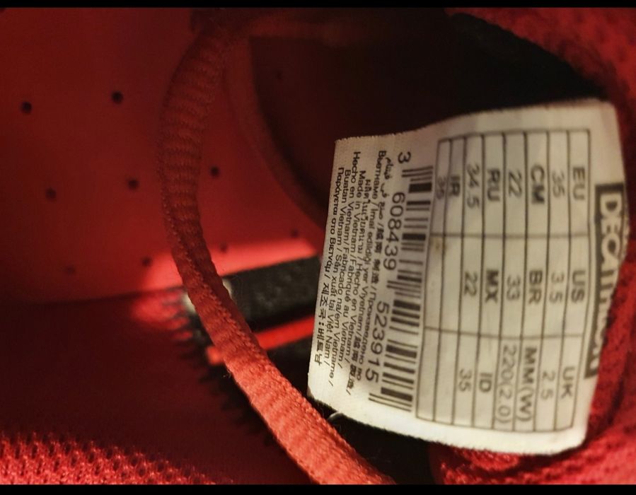 Adidas drumetie  masura 35 Quechua  ca noi impecabili