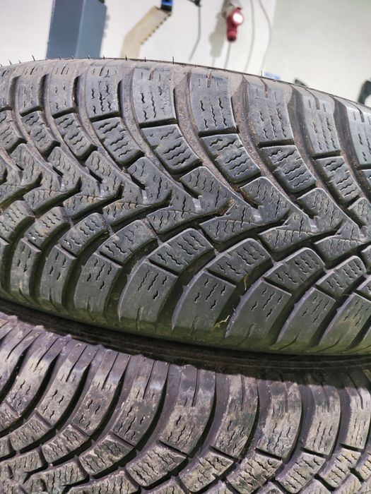 4 бр зимни 215/70/16 Falken