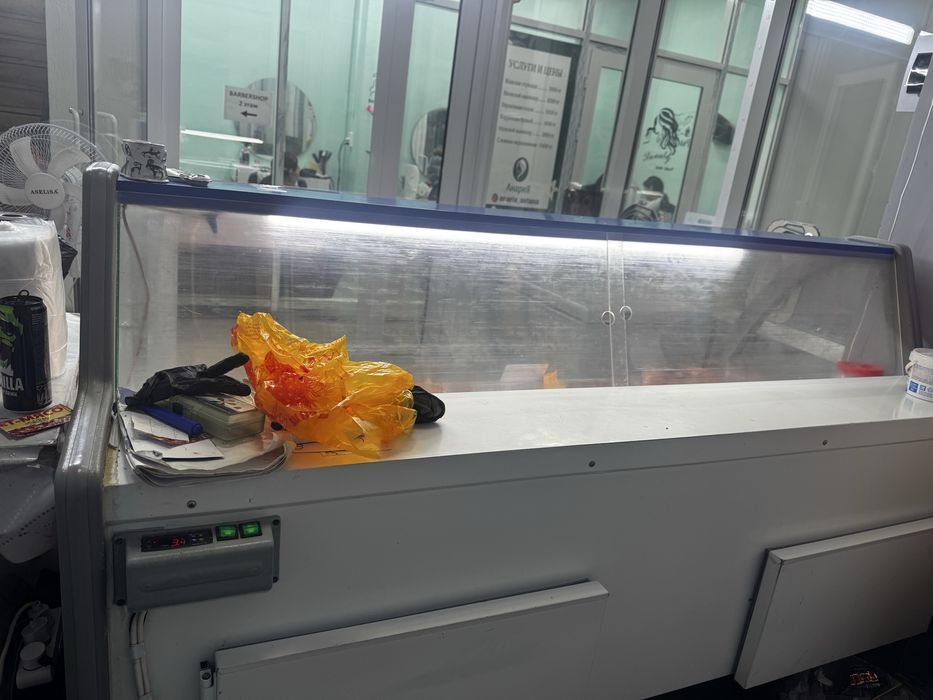 Витринный холодильник