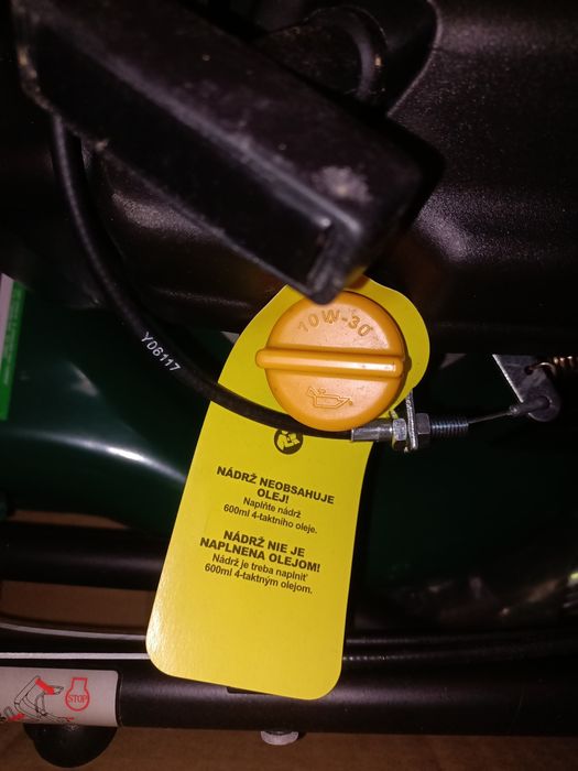 Mașina tuns iarba benzina