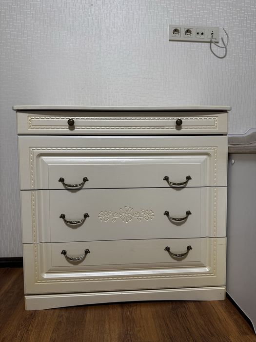 Продам спальный гарнитур Б/У.