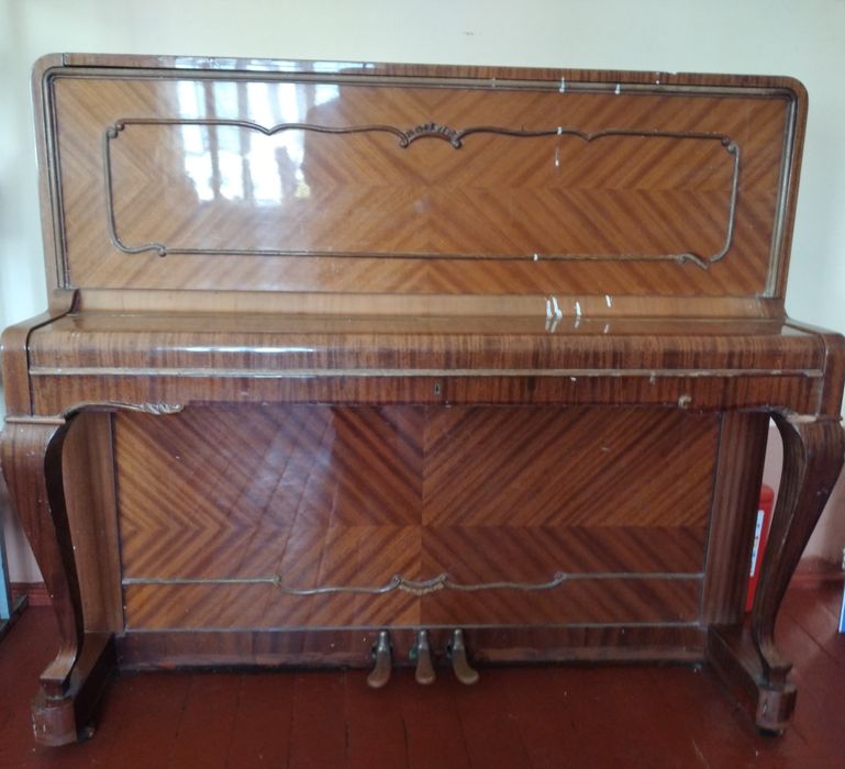 Пианино петроф сотилади