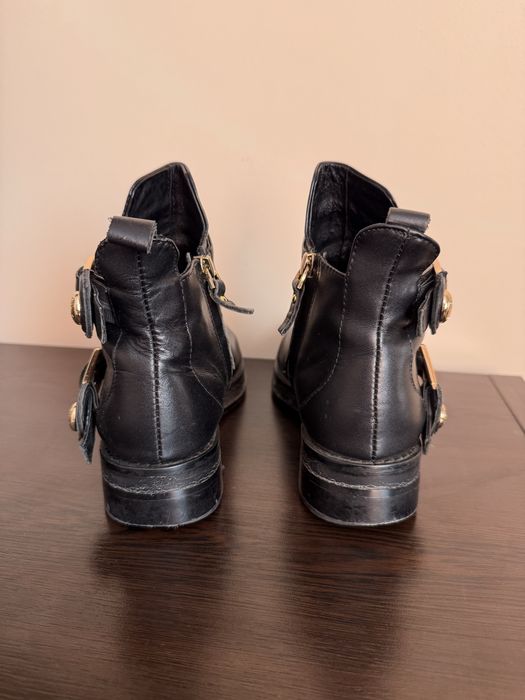 Кожени черни боти