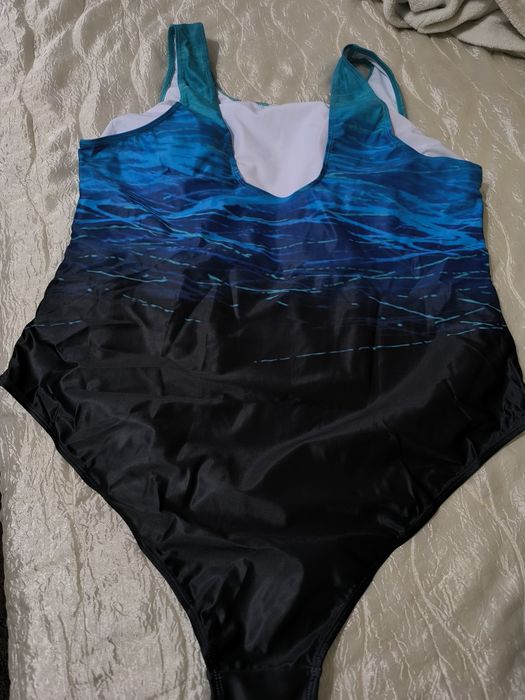 Дамски цял бански