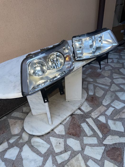 Far Stanga dreapta Volkswagen Transportet Caravelle Multivan 2003/2009