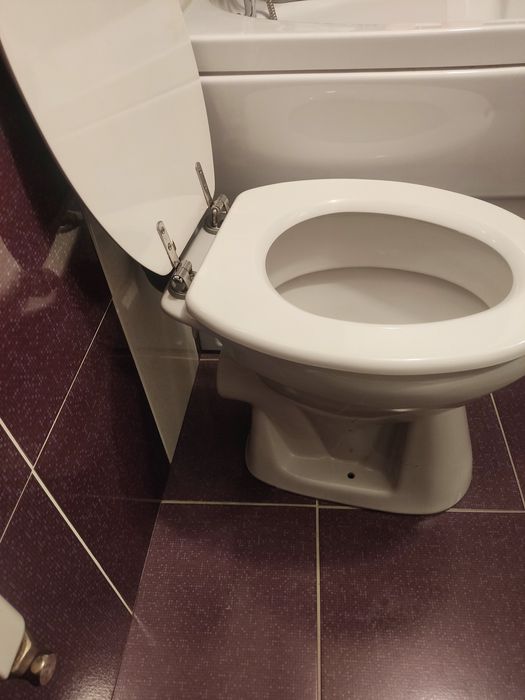 Vând vas de toaleta