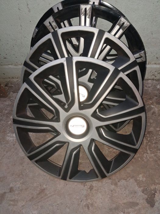 Set 4 Capace pe 15