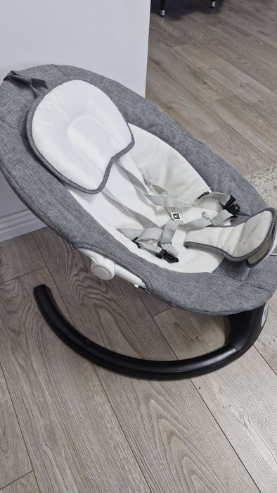Vând leagan elctric cu sunte pentru bebeluși.