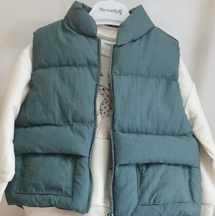 Безрукавки на 2-3 года