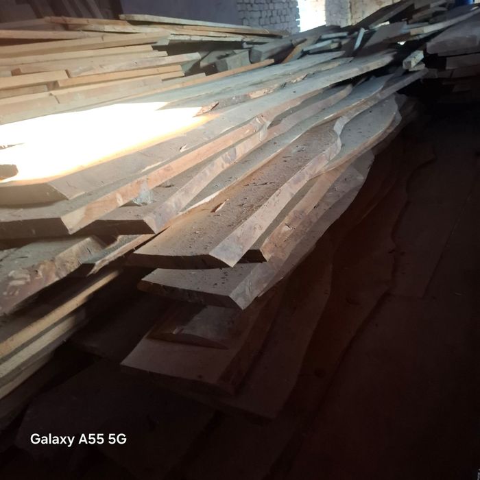 Vând cherestea Nuc,Cireș