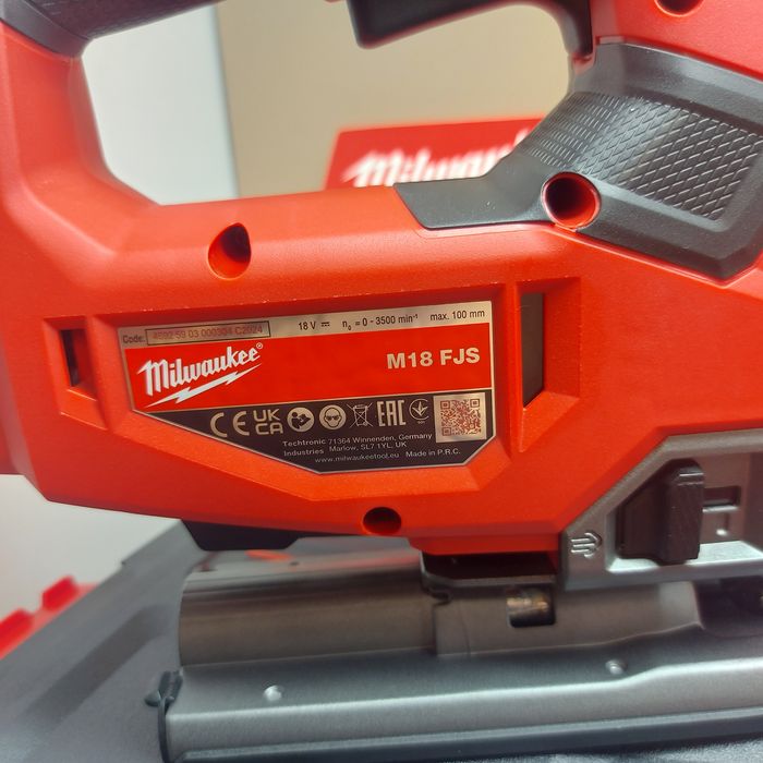Акумулаторен прободен трион Milwaukee FUEL M18 FJS-0X