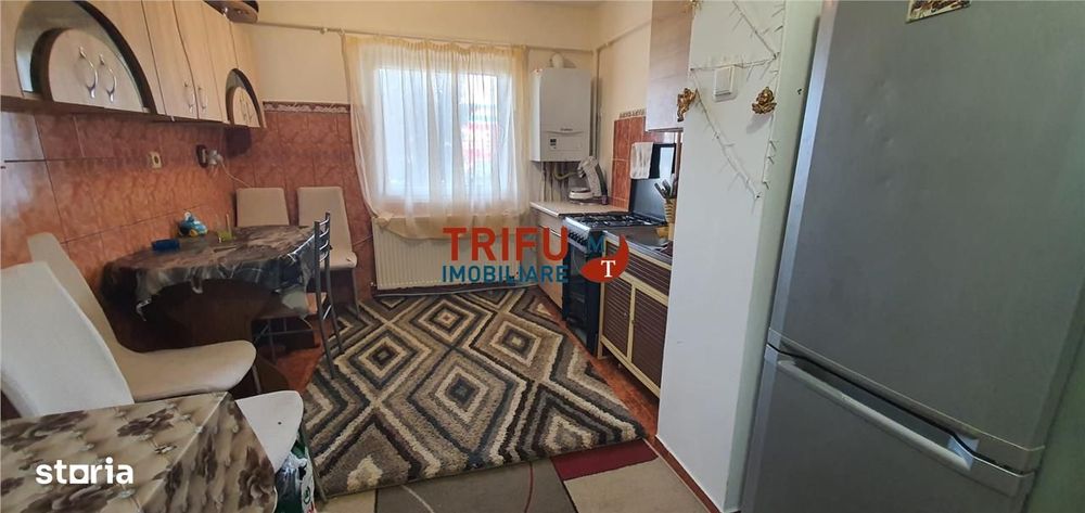 Apartament 3 camere de vanzare zona Dedeman