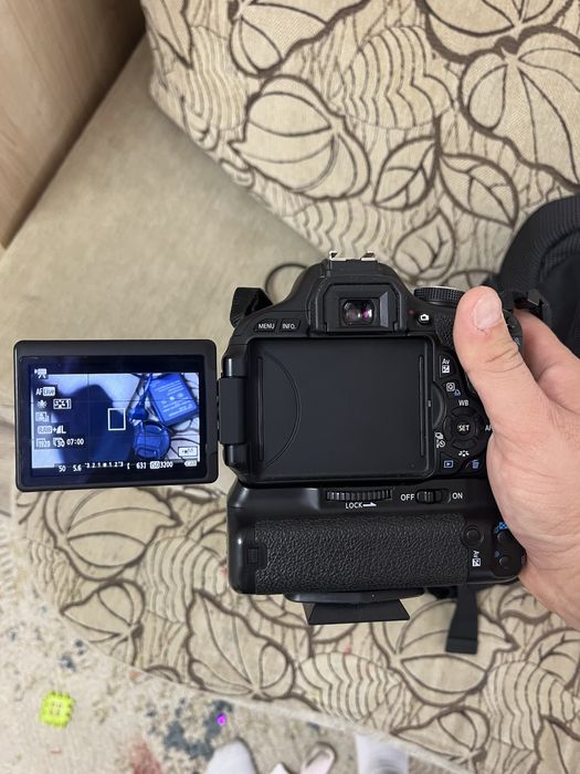 Canon 600D фотоаппарат