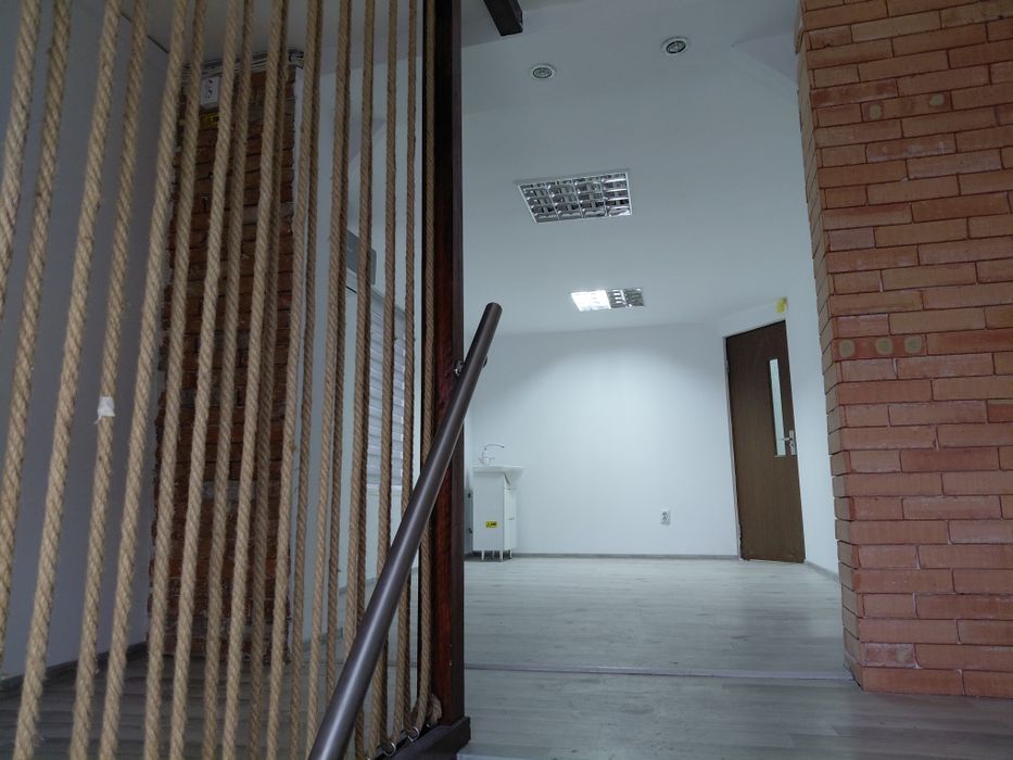 Închiriez spațiu comercial -birou