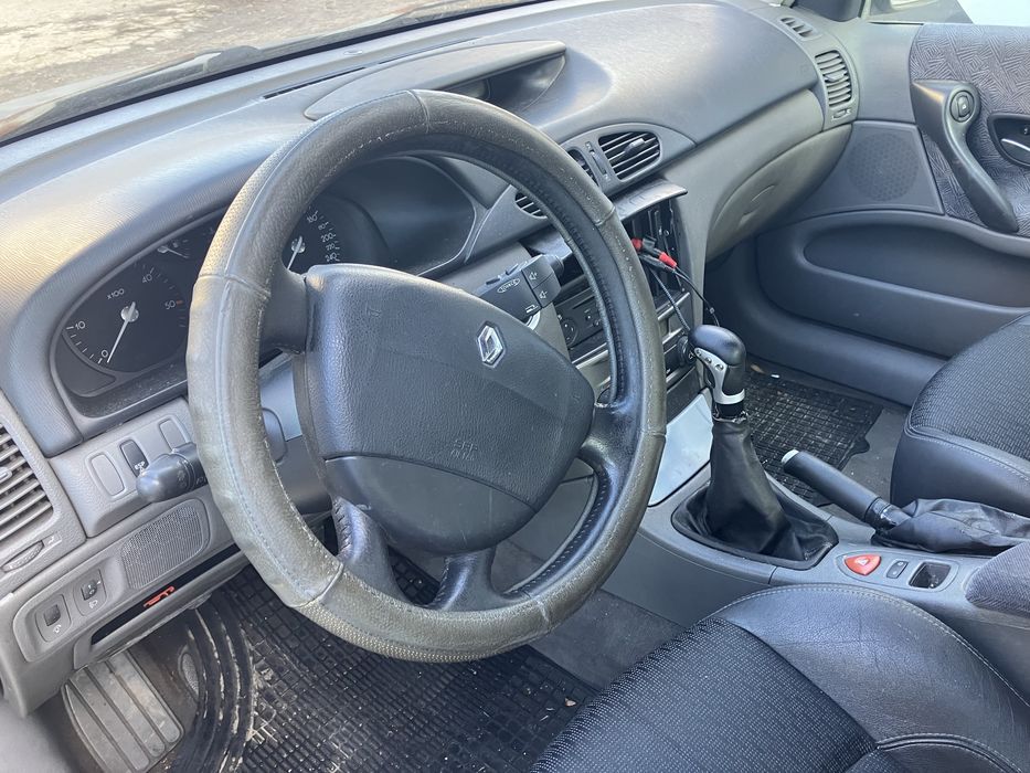 Рено лагуна  2002 г, дизел, тъмно сив металик