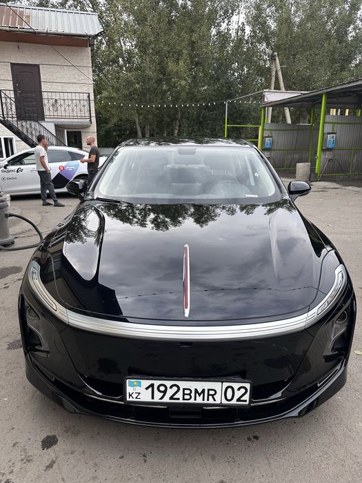 Аренда авто hongqi eqm5