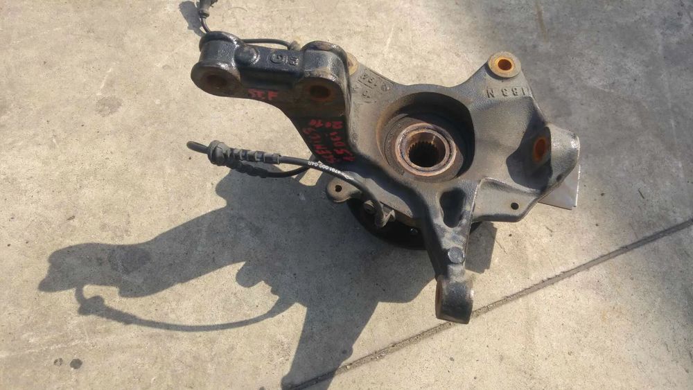 fuzeta stanga  fata 1.5 dci renault scenic 3