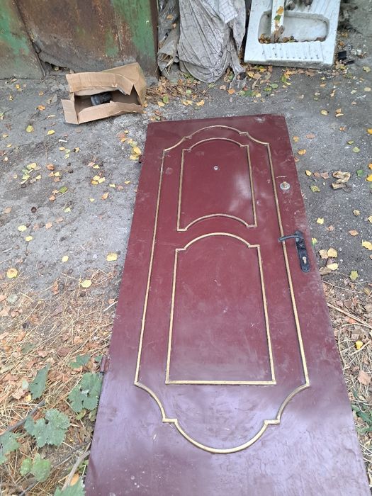 Темір Есік сатылады екы құлпы бар