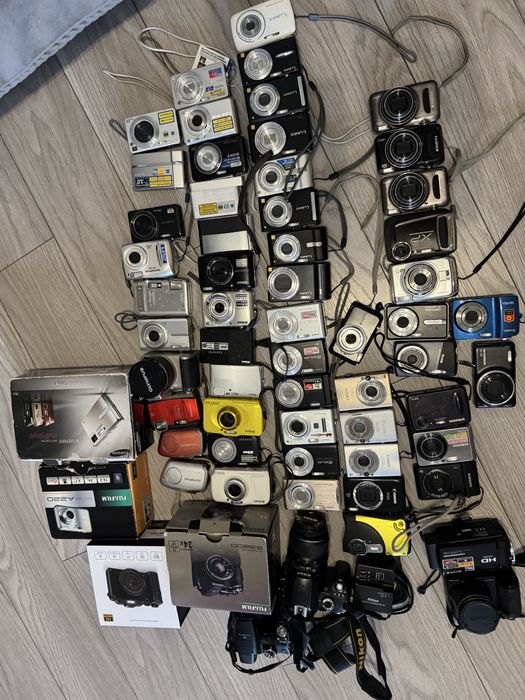 Aparate foto Canon .Olympus .Sony , Casio , Fujifilm