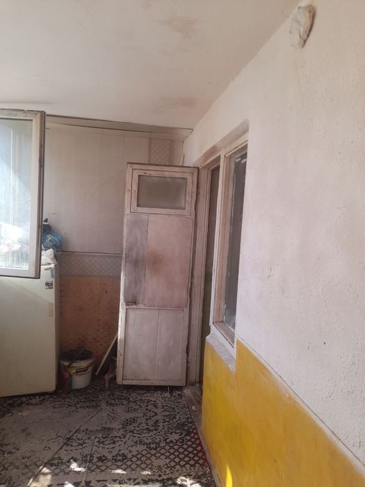 Chirchiq shahar 3 mkrayonda 3 xona uy sotiladi yulni yuzida