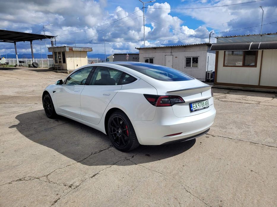 Tesla Model 3 performance