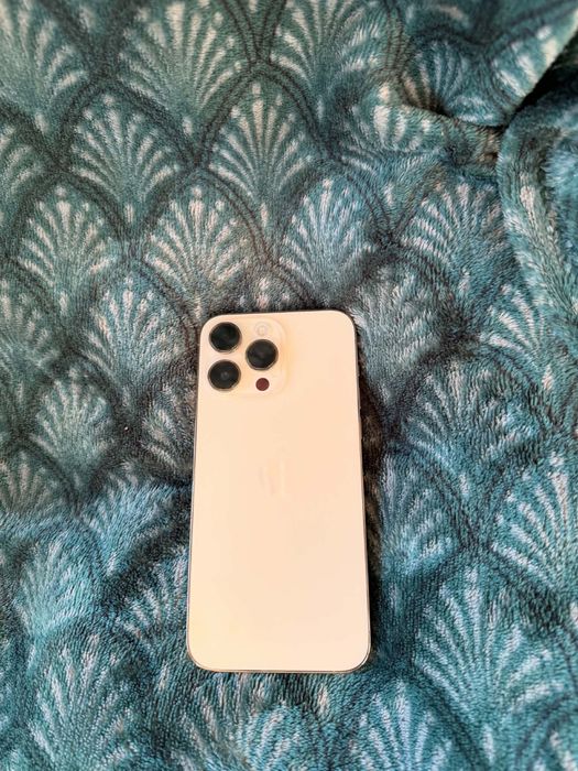 Vand Iphone 14 pro max gold sau schimb
