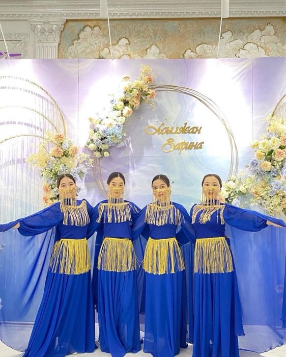 Арзан бағада ансамбль костюмдері сатылады