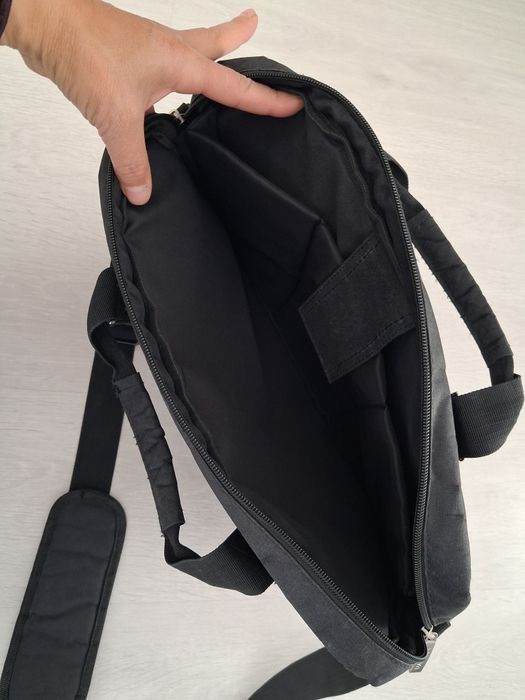 Vand Geanta Laptop Voova Unisex Stare impecabila