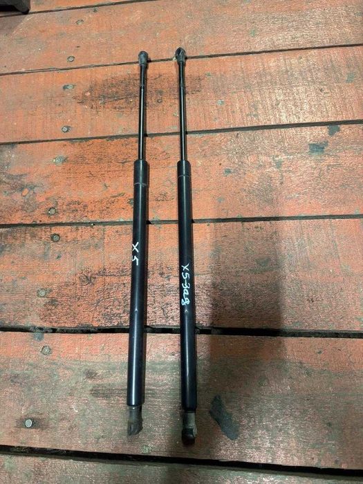 Торсион крышки багажника на БМВ Х5 Е53